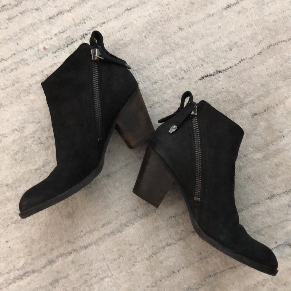 Dolce Vita Jaeger Bootie, Double Side Zip. Color: Black. Size 7 - Picture 8 of 13